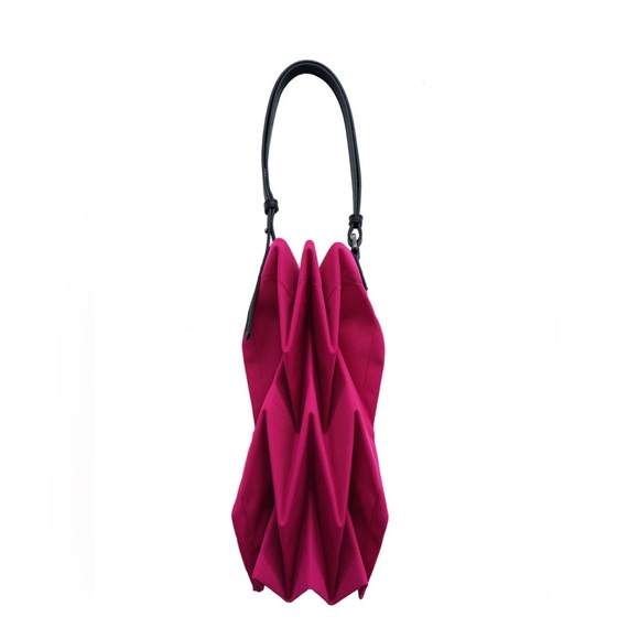 Nicholette A Handbags - HIVE pink geometric foldable tote bag. New with tags